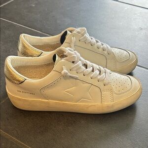 Vintage Havana White Sneakers with Gold Heel Accent
